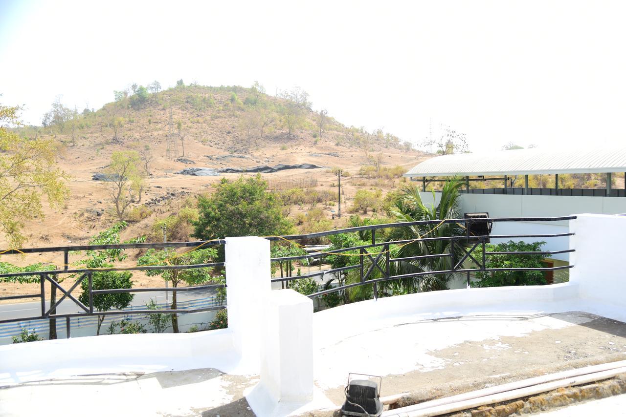 River Touch Resort Silvassa Bagian luar foto