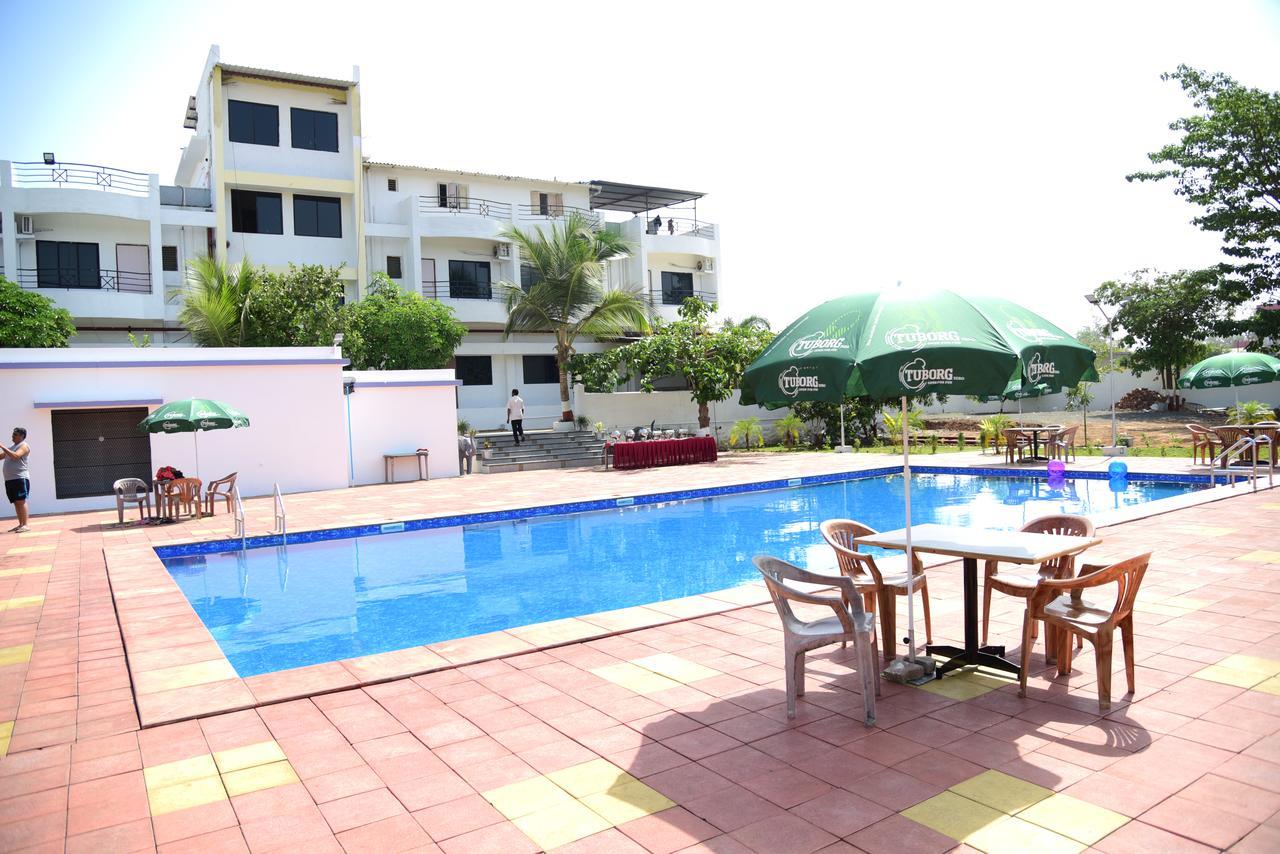 River Touch Resort Silvassa Bagian luar foto