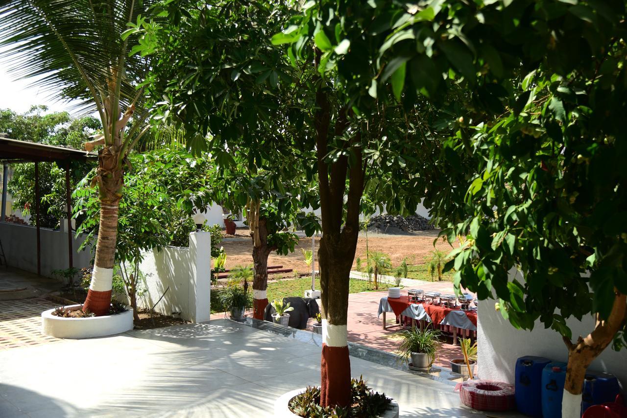 River Touch Resort Silvassa Bagian luar foto